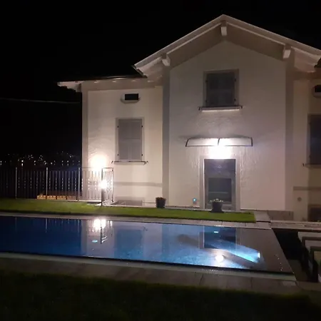 Lescen White Residence - Swimming *