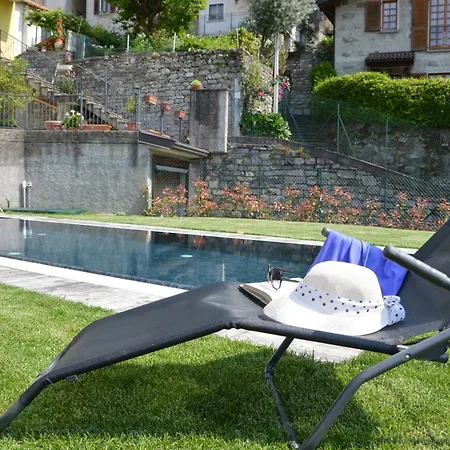 Lescen White Residence - Swimming Apartment *